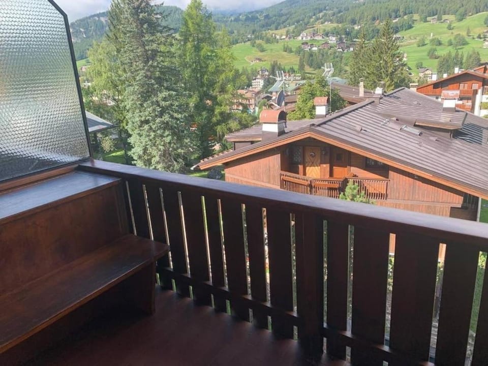 View (from property/room), Balcony/Terrace, Mountain view