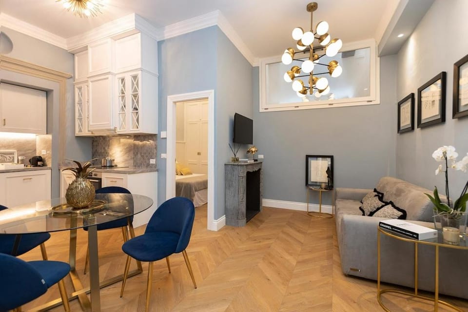 TV and multimedia, Kitchen or kitchenette, Living room, Seating area, Dining area, oven