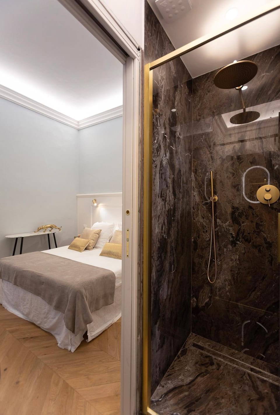 Shower, Bathroom, towels