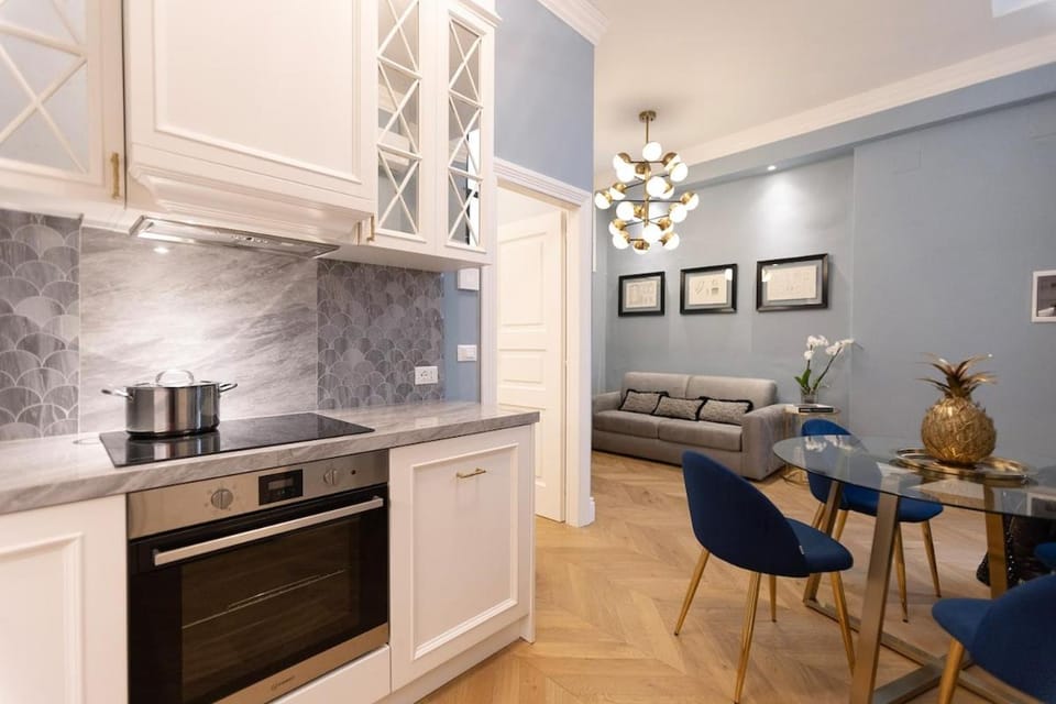 Kitchen or kitchenette, Living room, Seating area, Dining area, stove