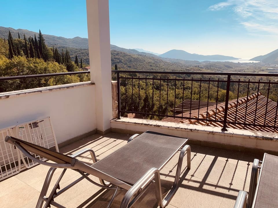 Iris Lucici Aparts Apartment in Montenegro