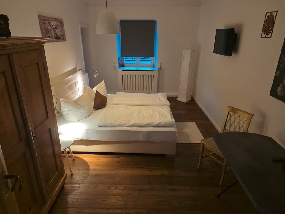 Patio, Bed, Photo of the whole room, Bedroom, towels