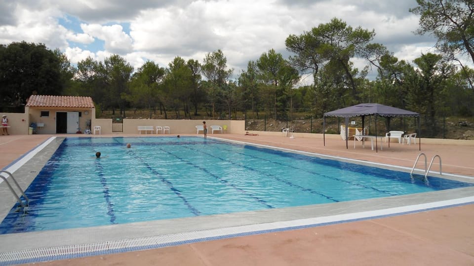 Swimming pool, Swimming pool