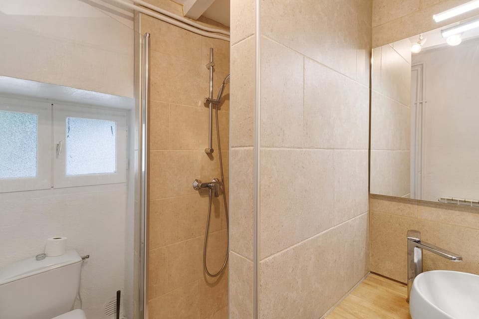 Bathroom, Living room