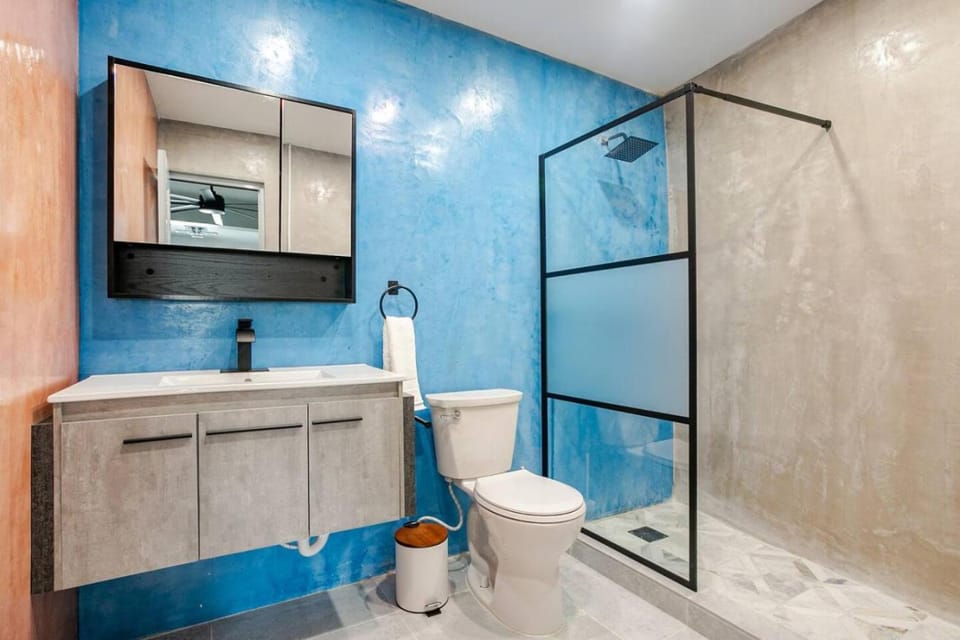 Cozy Studio Suite - Art District Apartment in San Juan