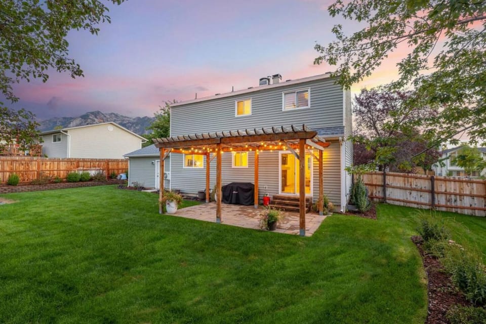 Oakelys House House in Cottonwood Heights