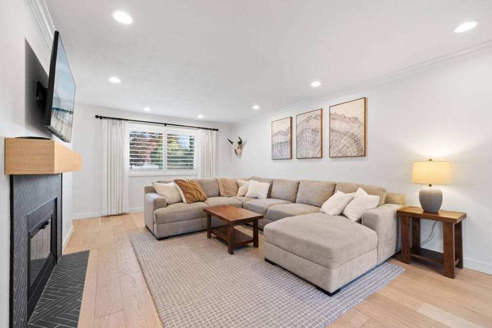 Oakelys House House in Cottonwood Heights