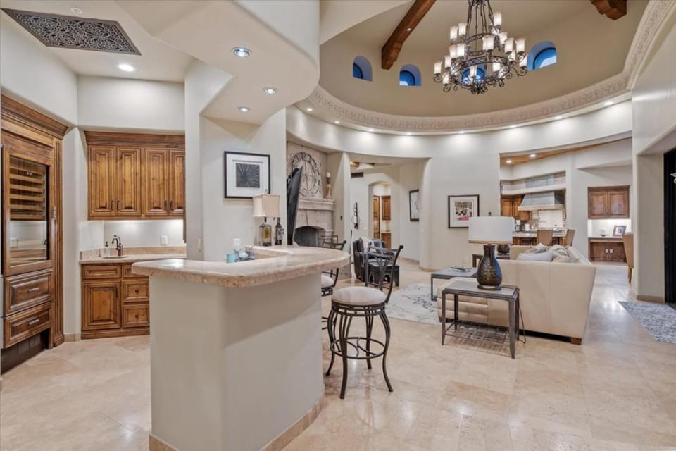 Kitchen or kitchenette, Living room, Seating area
