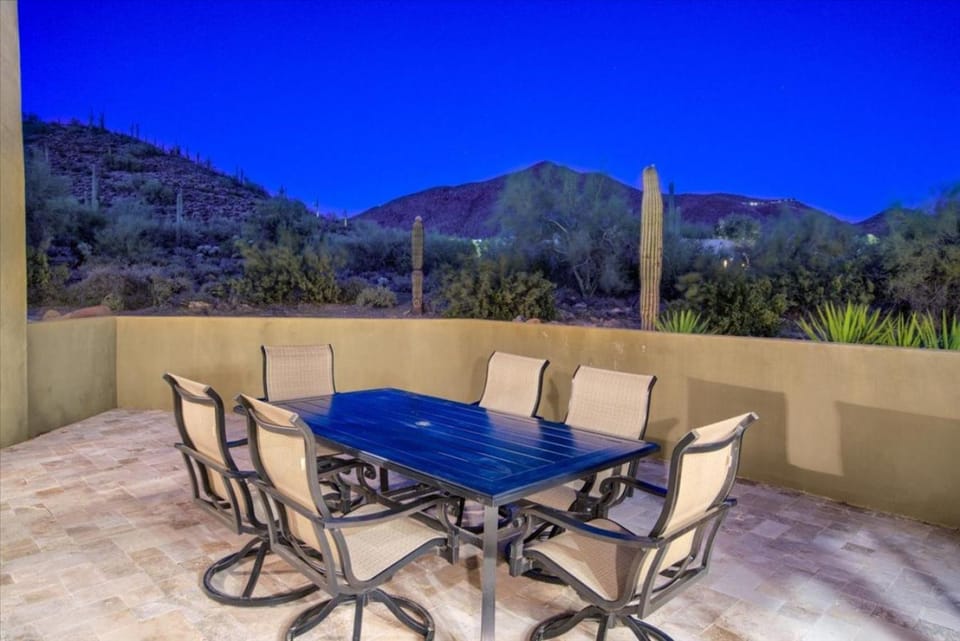 Patio, Day, View (from property/room), Balcony/Terrace, Dining area, Mountain view
