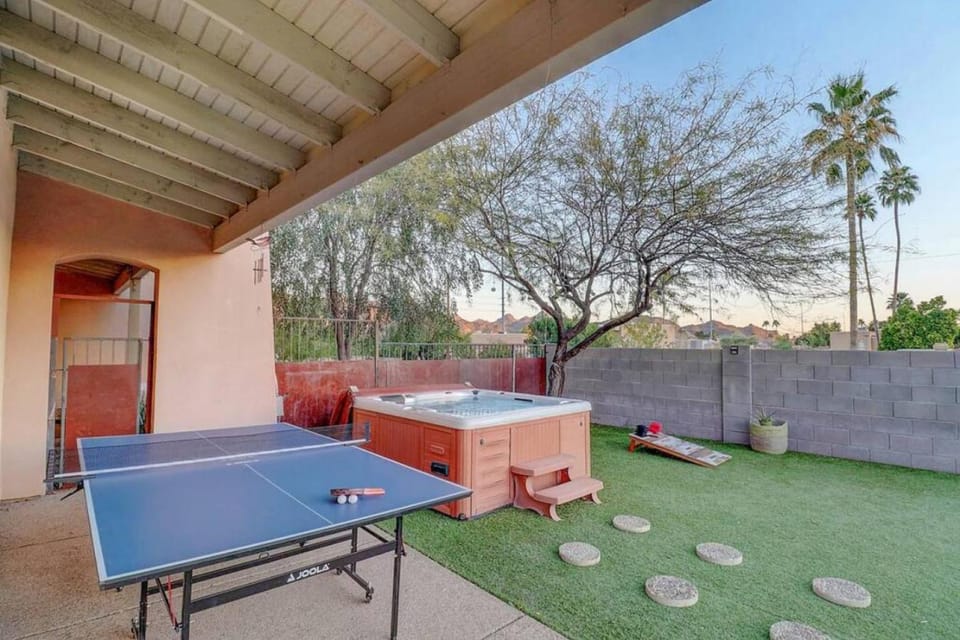 Patio, Day, Hot Tub, Table tennis
