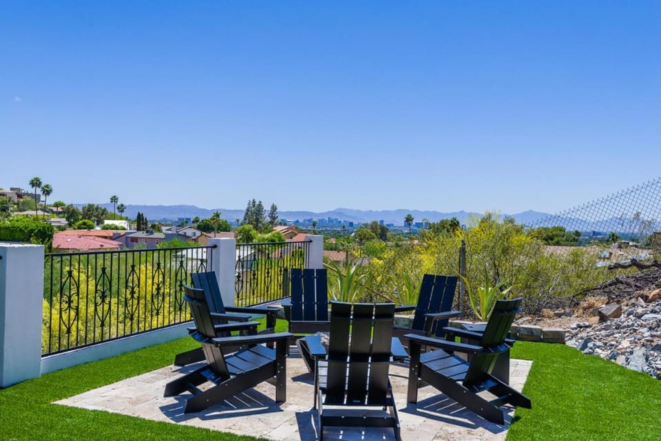 Patio, Day, Natural landscape, View (from property/room), Balcony/Terrace, Mountain view
