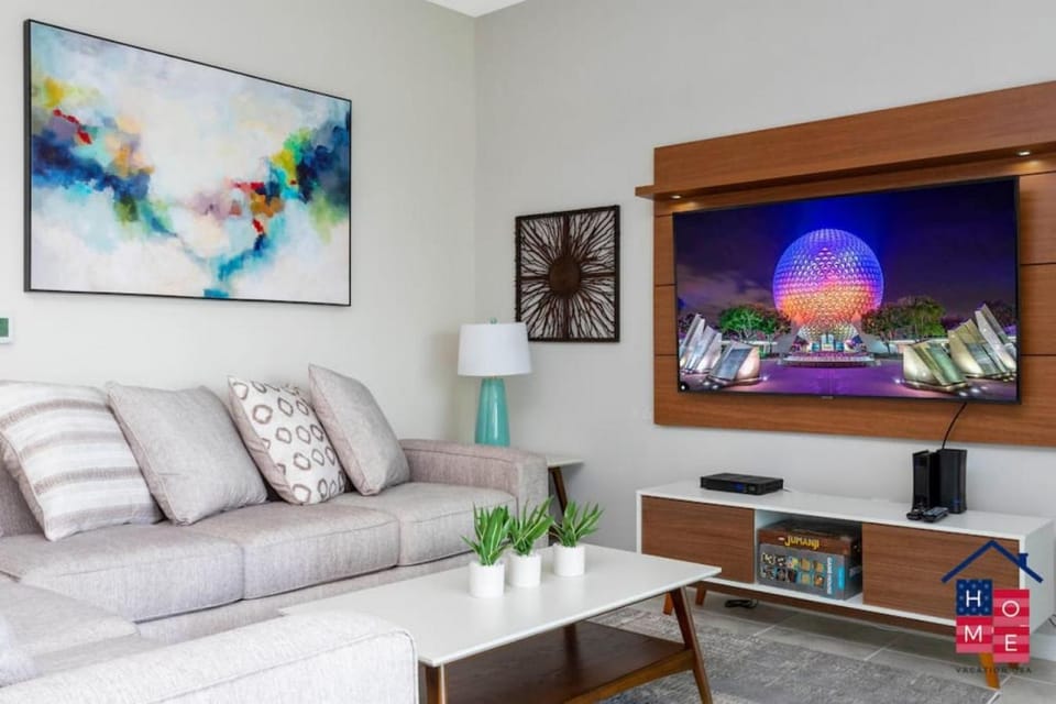 Luxury Condo Near Disney and Resort Access House in Kissimmee