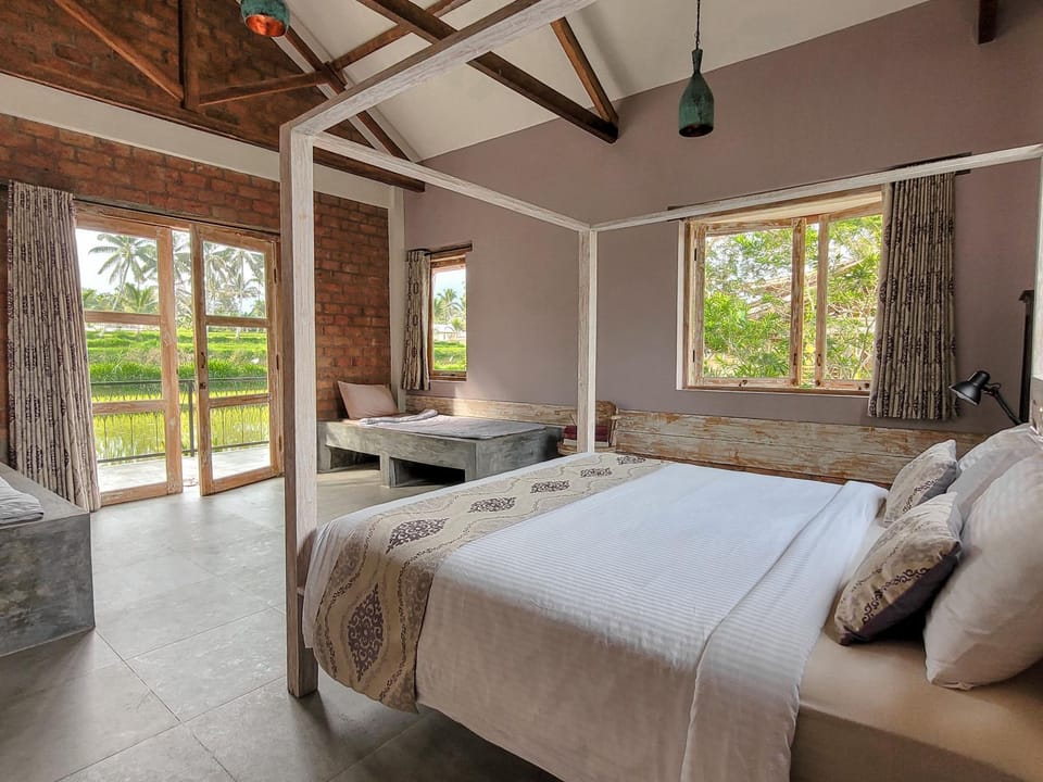 Bed, Bedroom, Mountain view, Family
