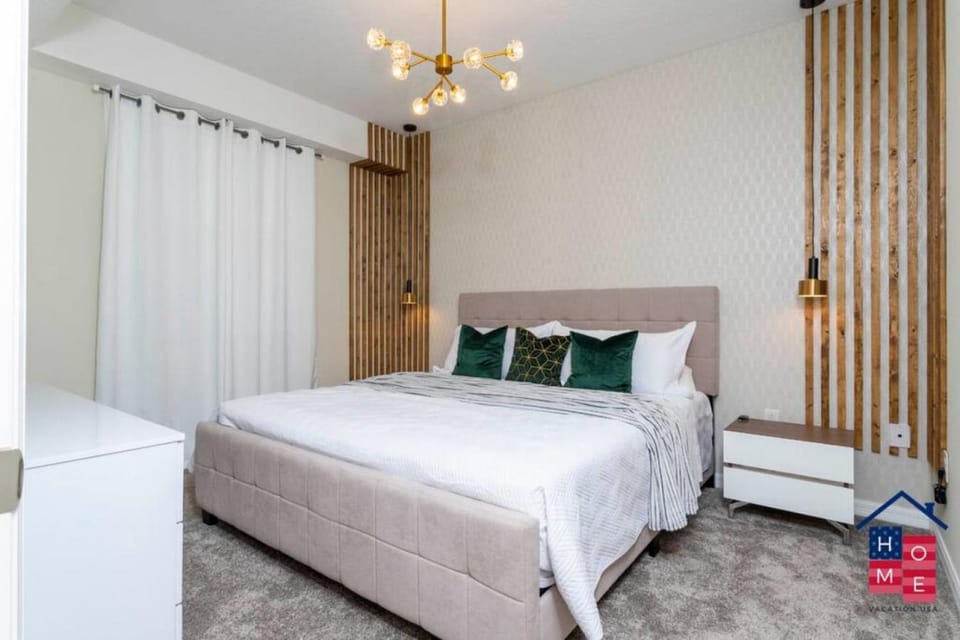 Lake View Condo with Resort House in Kissimmee