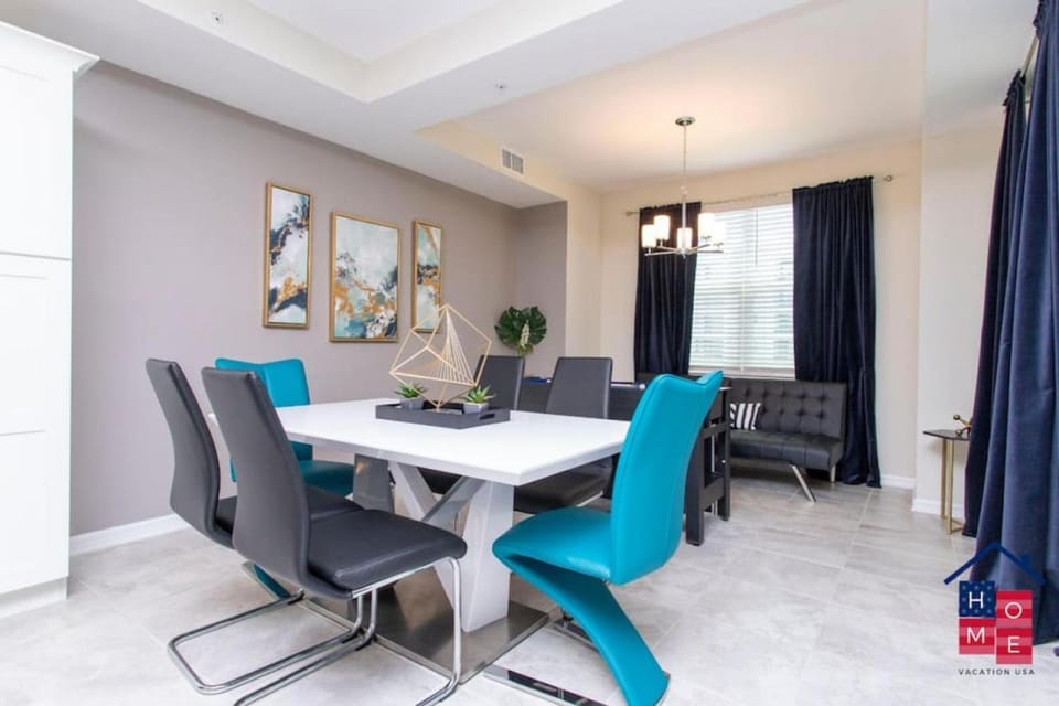 Vibrant Family Condo -10 Min From Disney House in Kissimmee