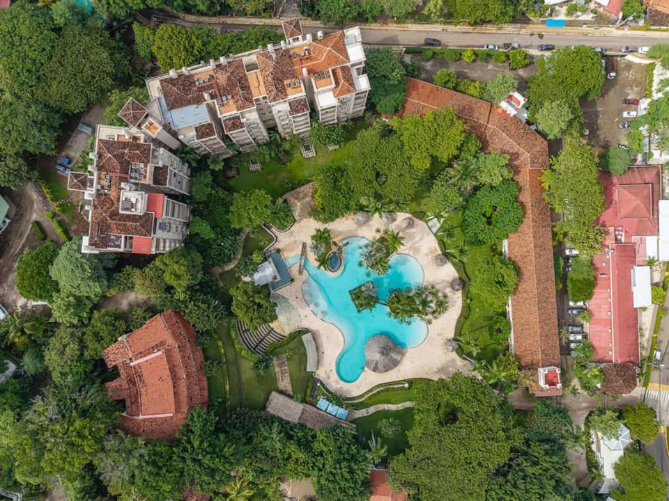 Matapalo 202-Poolside Condo at Tamarindo House in Tamarindo