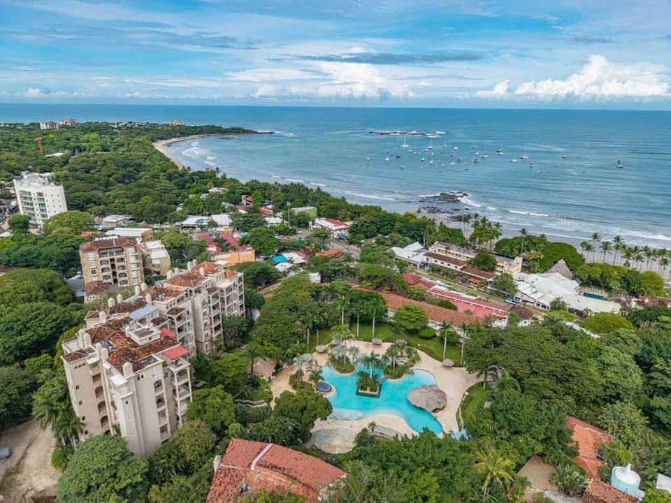 Matapalo 202-Poolside Condo at Tamarindo House in Tamarindo