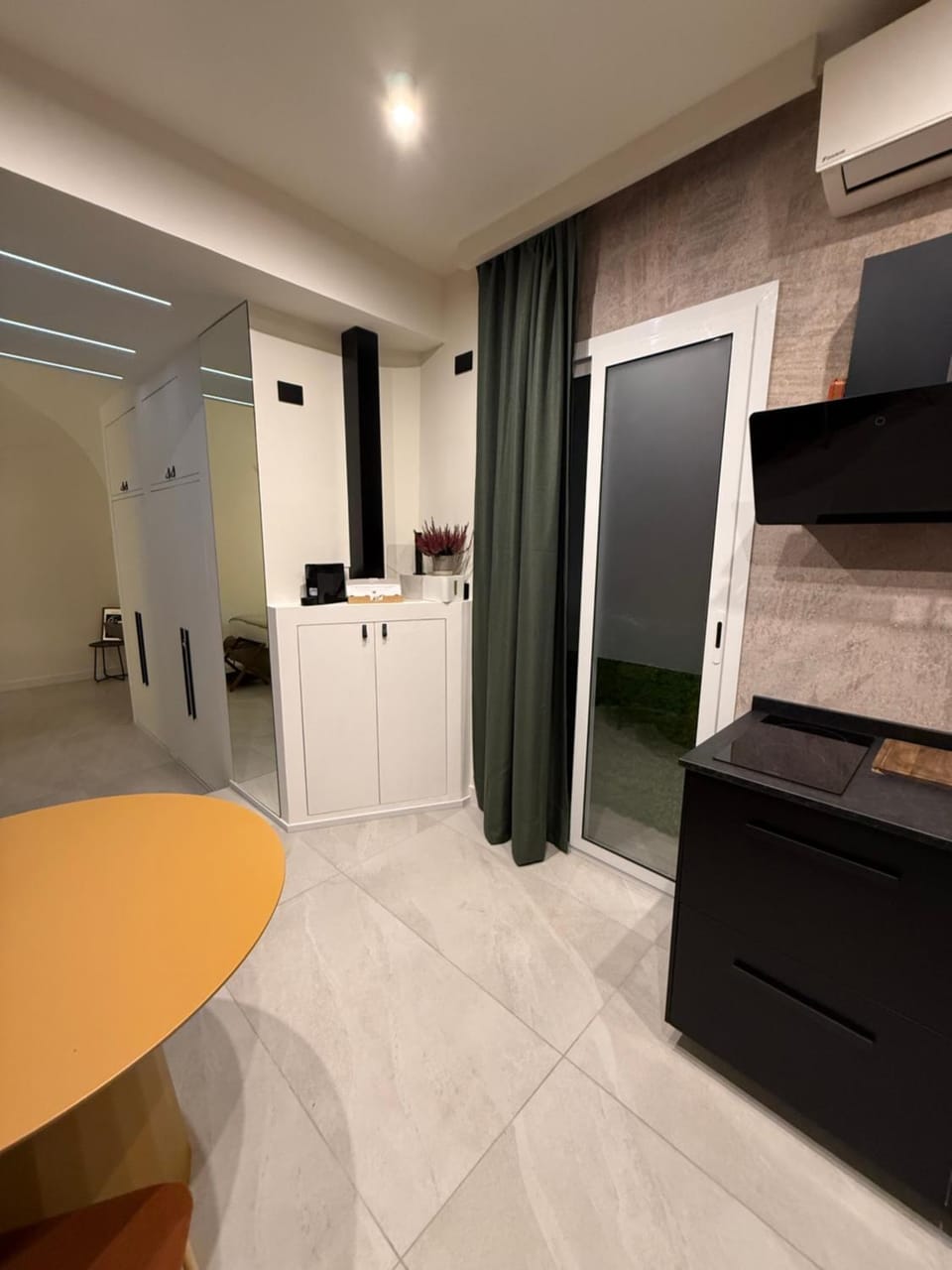 Kitchen or kitchenette, Living room