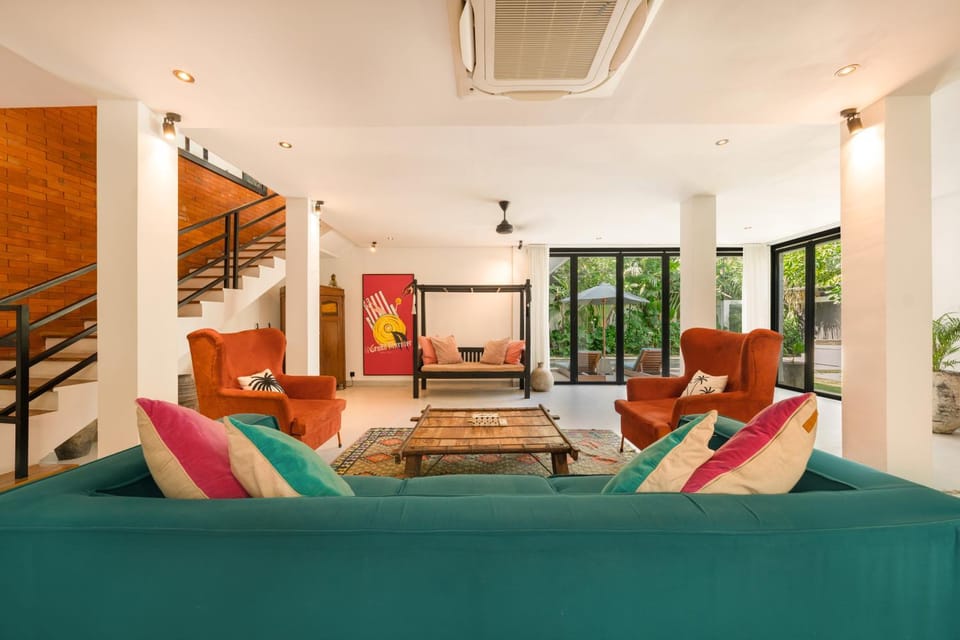 Living room, Seating area