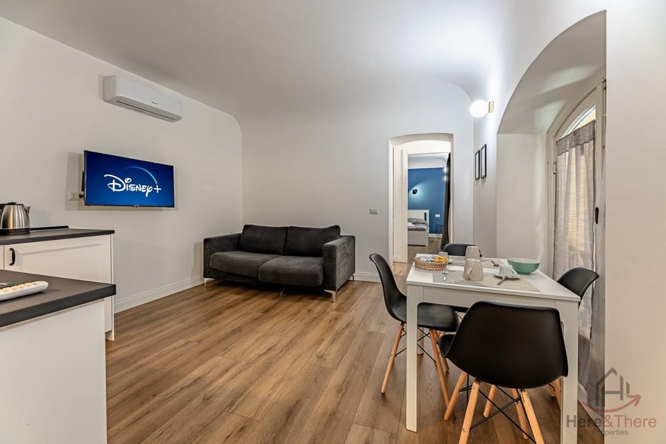 TV and multimedia, Kitchen or kitchenette, Living room, Dining area
