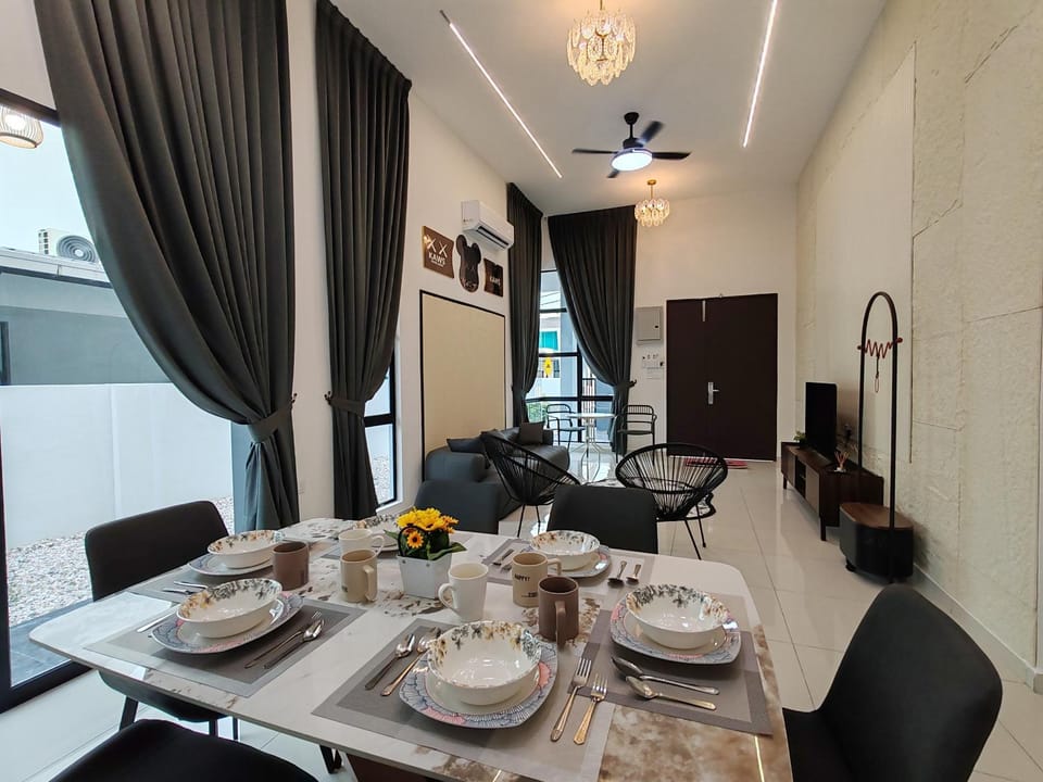Starhill Lake Retreat House in Perak Tengah District