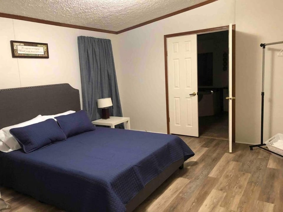 Shower, Bedroom, Bath