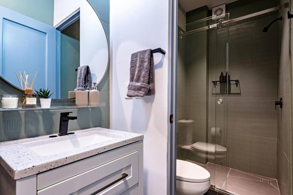 Luxury Roma Sur House with Rooftop Dining House in Mexico City