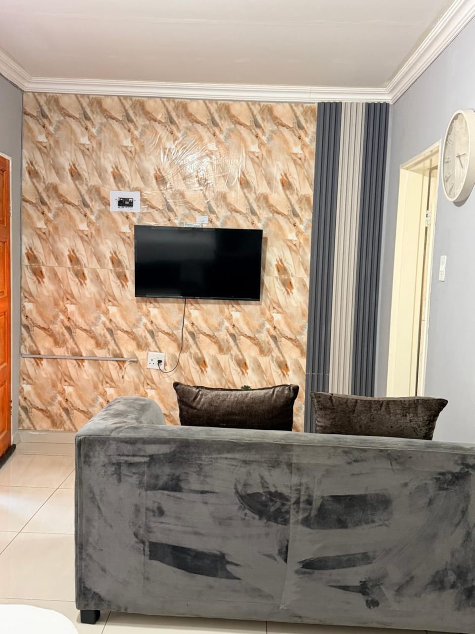 Ekukhanyeni Guest house Apartment in Africa