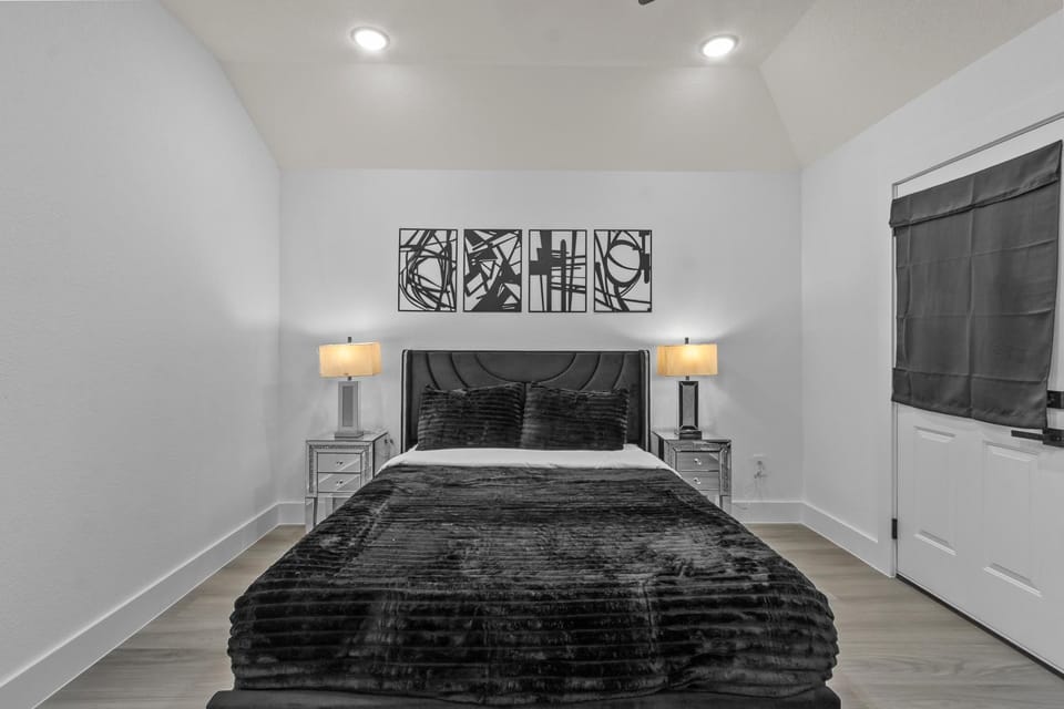 Reign Luxe Escape Apartment in Houston