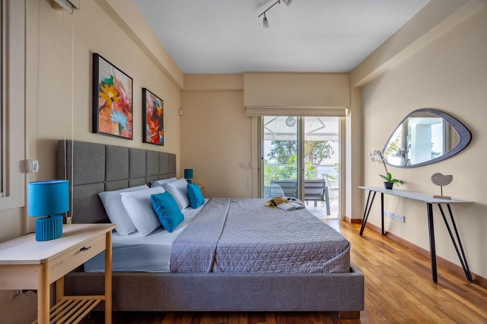 Bed, Decorative detail, Bedroom