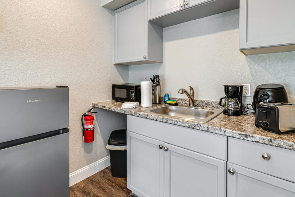 Angler’s Dream: Studio 2 Mi to 7 Sisters Springs! Apartment in Florida