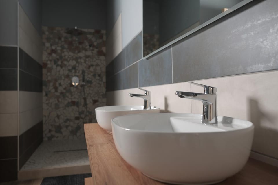 Bathroom, Bath