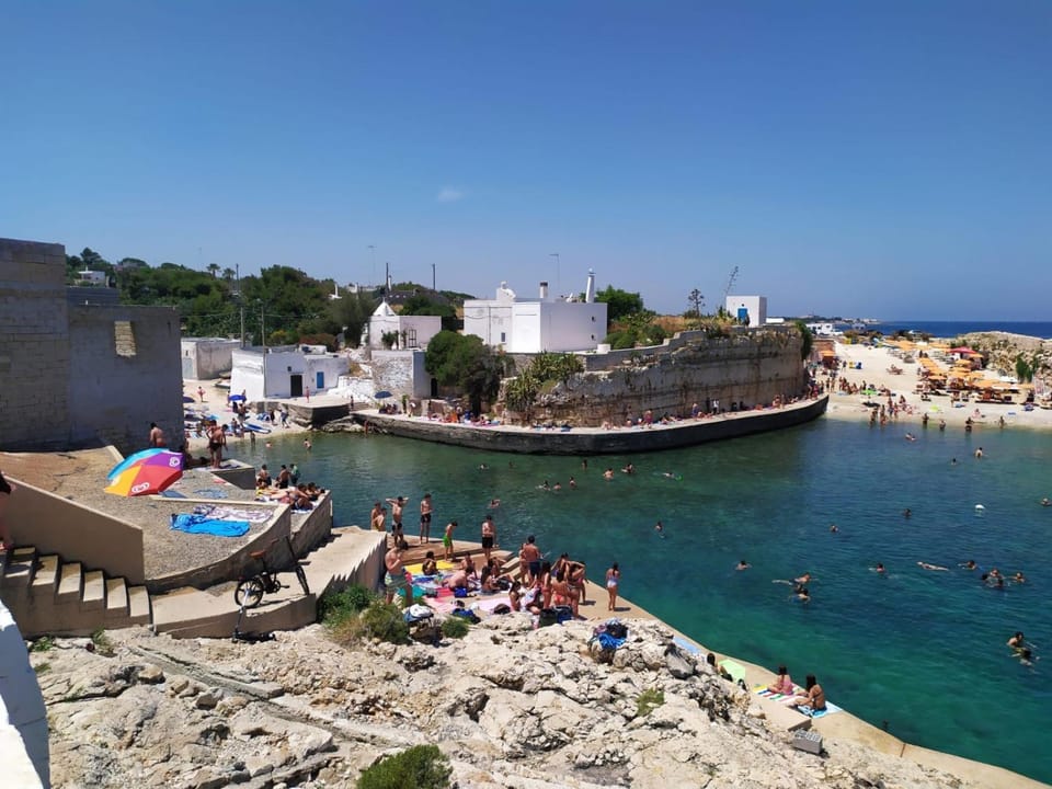Neighbourhood, Beach