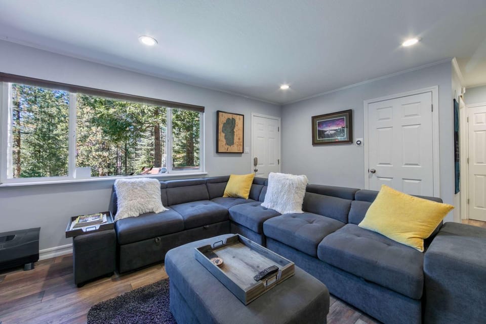 Private Woods - Cottage for 4 House in South Lake Tahoe