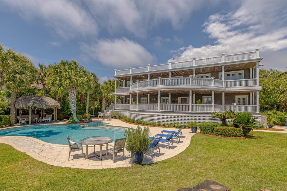4201 Tenth Street House in Saint Simons Island
