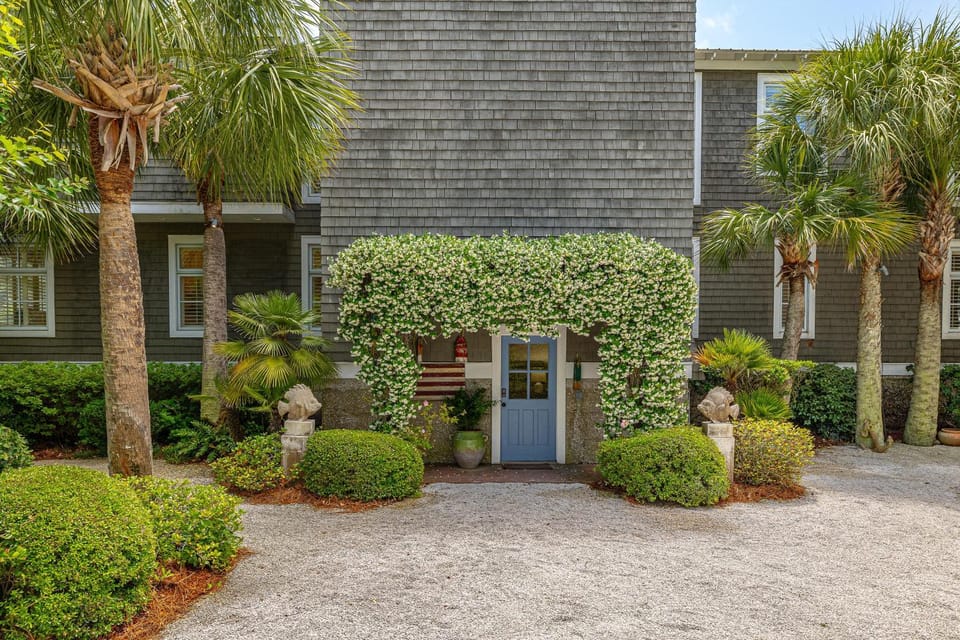 4201 Tenth Street House in Saint Simons Island