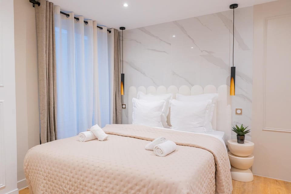 Luxurious Apartment Stylish Design - René Boulanger Apartment in Paris