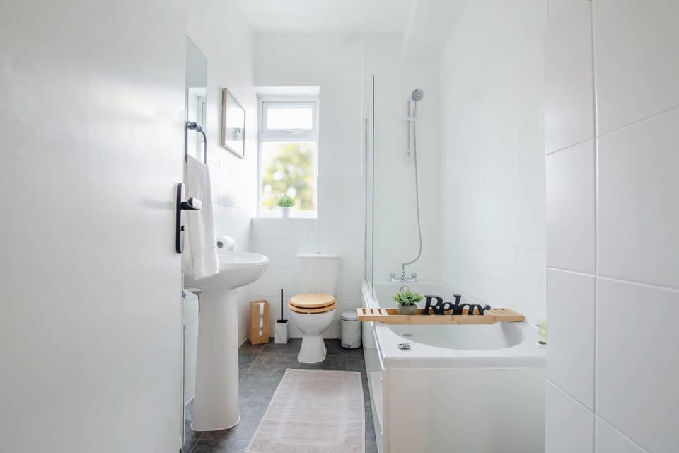 Shower, Toilet, Bathroom, Bath, towels