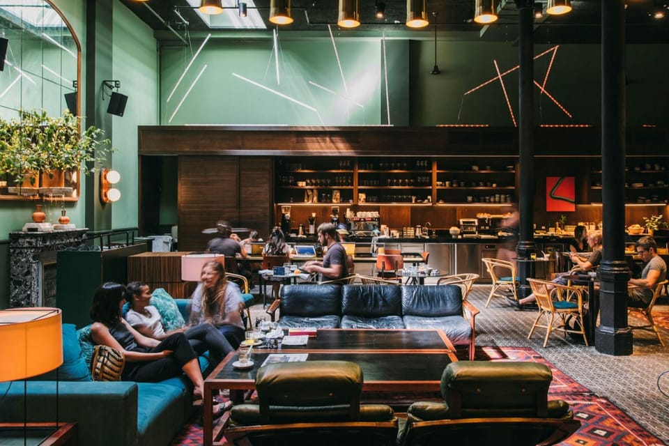 Restaurant/places to eat, Lounge or bar