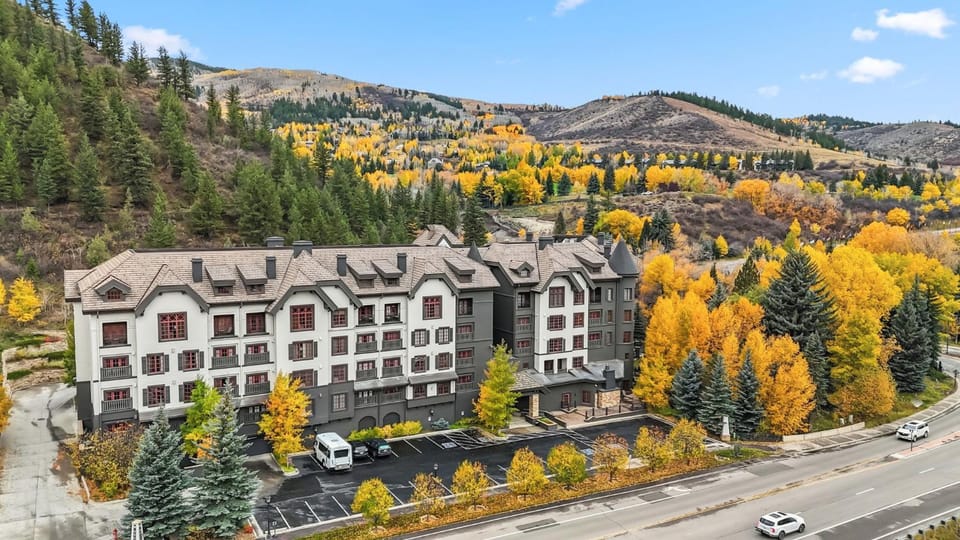 Vail Valley Retreat Shared Pool Hot Tub & Sauna House in Avon