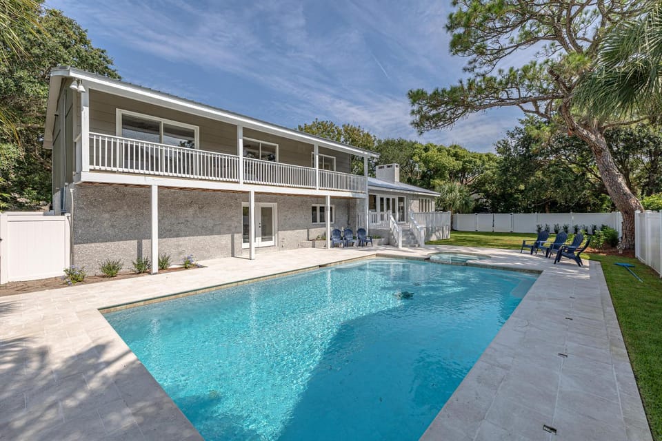 4203 Tenth Street House in Saint Simons Island