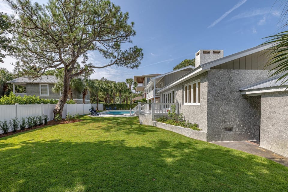 4203 Tenth Street House in Saint Simons Island