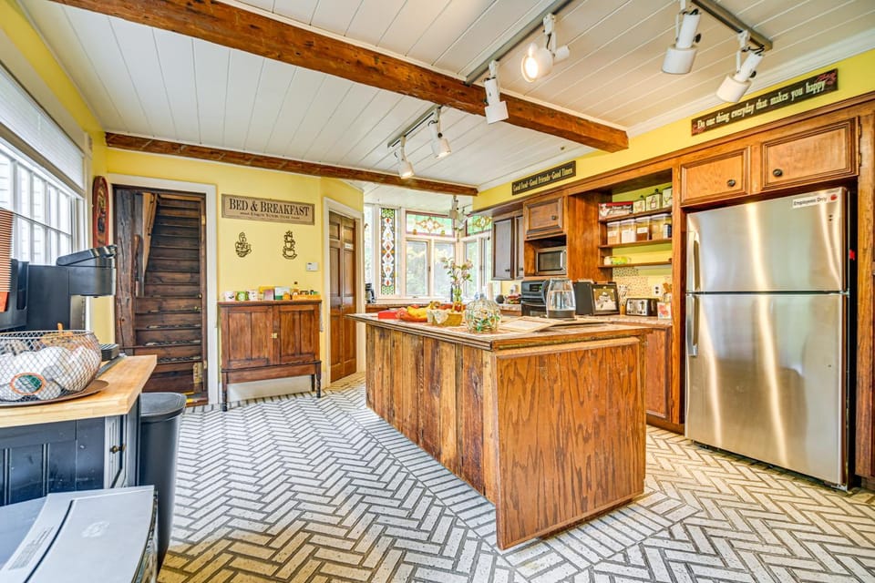 1 Mi to Main St Fryeburg: Historic Family Home House in Fryeburg