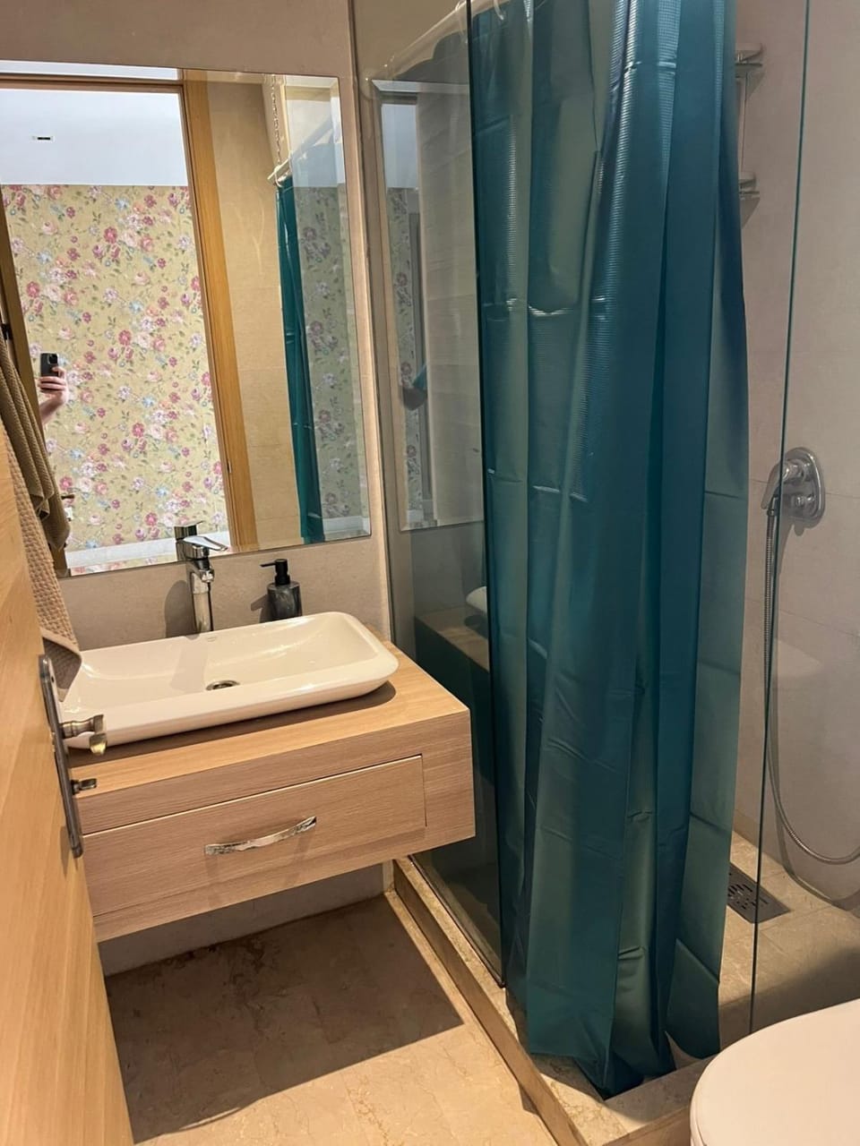 Shower, Bathroom, towels