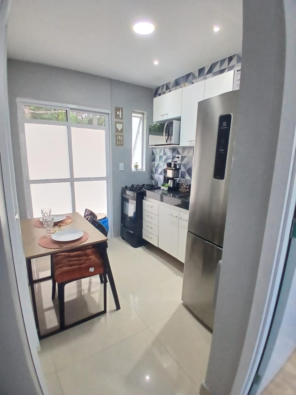 Kitchen or kitchenette, Dining area, oven, stove