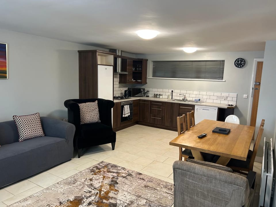 New 4 stars Large prime city center 2 bed 2 bath duplex apartment with free secure parking Apartment in Belfast