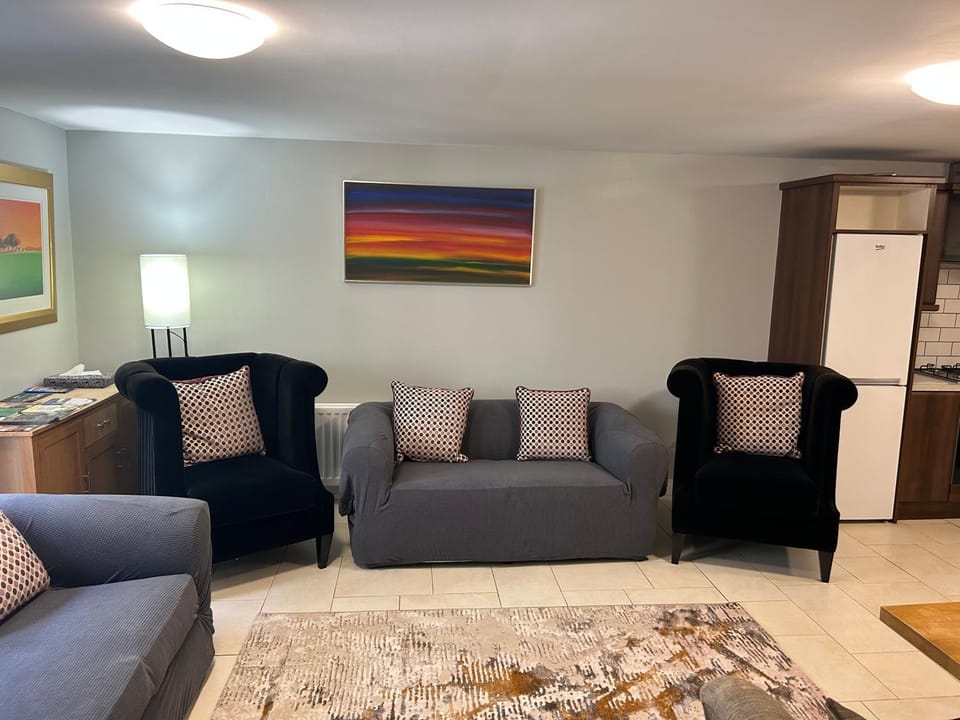 New 4 stars Large prime city center 2 bed 2 bath duplex apartment with free secure parking Apartment in Belfast