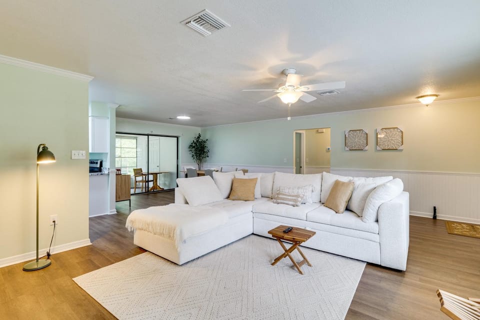 Bring Your Boat! Canal-Front Tavares Home w/ Dock House in Tavares