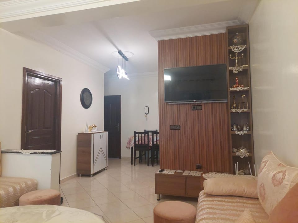 TV and multimedia, Living room, Seating area, Dining area, Evening entertainment