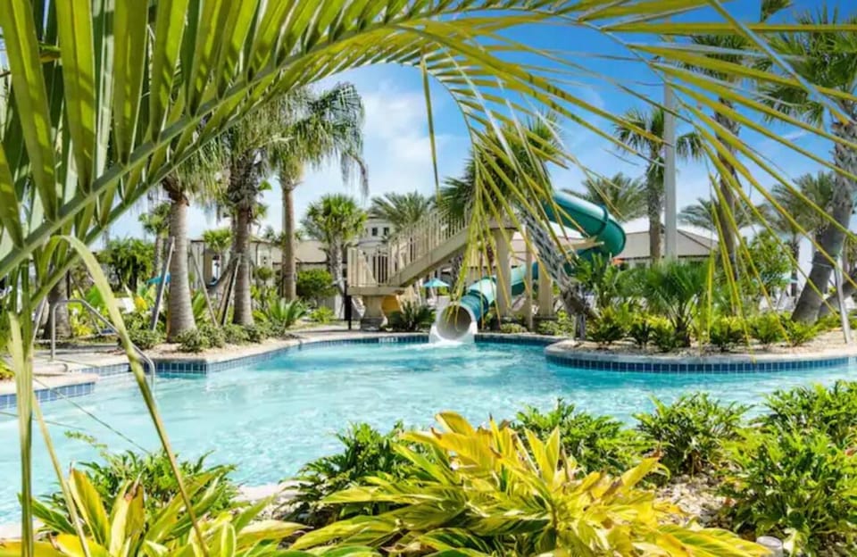 Mickey's Mansion Luxury Themed Pool Home, Arcade, Theater Villa in Four Corners
